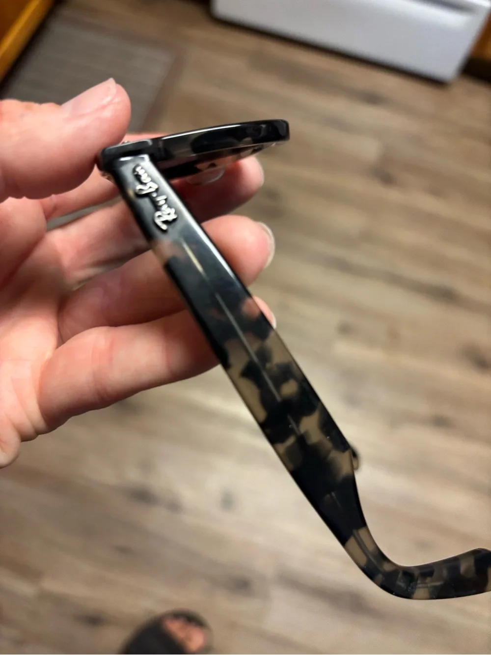 Ray-Ban polarized Tortoiseshell Frame Sunglasses with Dark Gray lenses